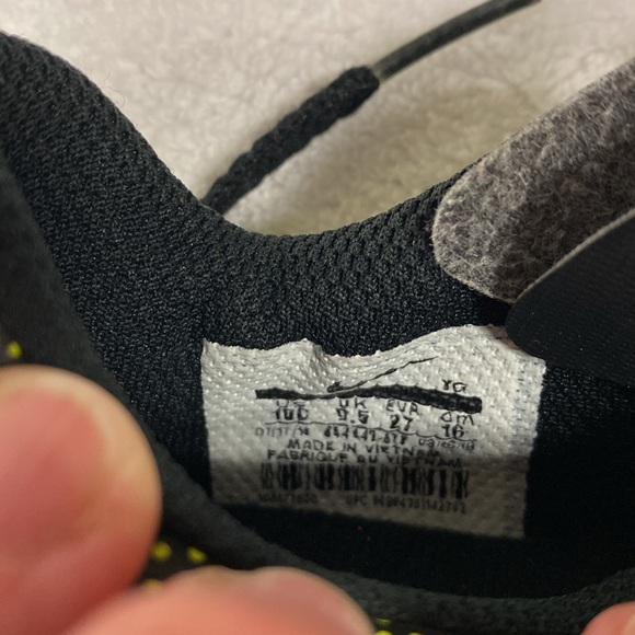 Nike Bravata 2 Size 13C Neon yellow And Black Kids Soccer Cleats 844442 10c - Picture 6 of 6